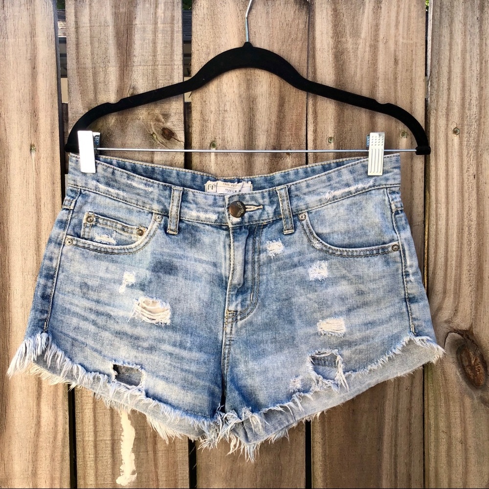 FREE PEOPLE DISTRESSED CUTOFF SHORTS
